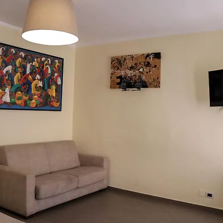 La Corte Di Brusuglio Bed and breakfast 3*